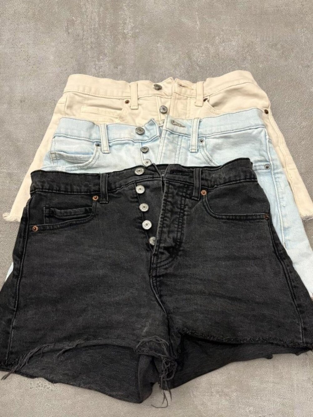 3 pairs of Old Navy ‘sky-high a-line’ denim shorts in blacl/blue/cream